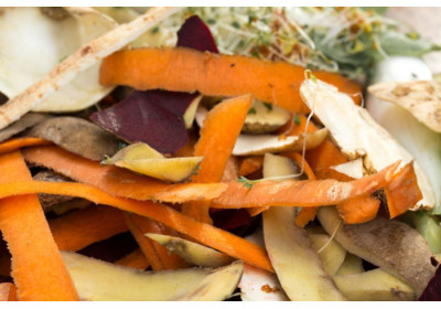 Comment utiliser les épluchures de fruits et légumes en cuisine ?